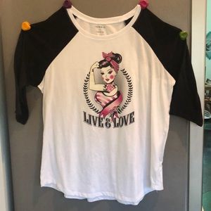 Women’s graphic tee size 3X